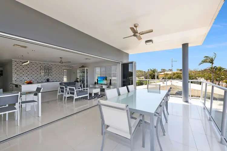 6/6 McDougall Street, Bargara QLD 4670