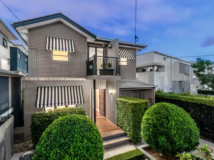 15 Wellington Road, Red Hill QLD 4059
