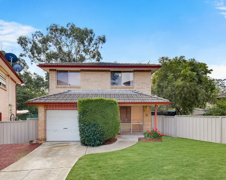 6/4 Westmoreland Road, Minto NSW 2566