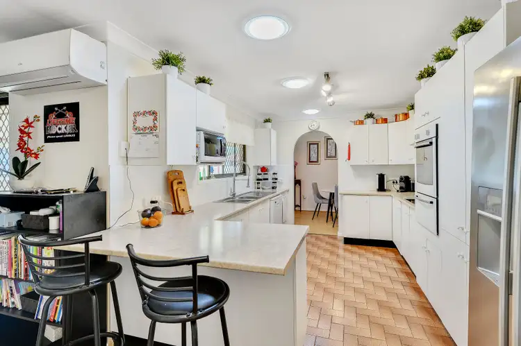 Sixth view of Homely house listing, 2 Eugenia Court, Camira QLD 4300