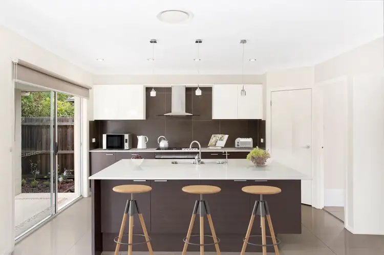 9 Irons Road, Kooindah Waters, Wyong NSW 2259