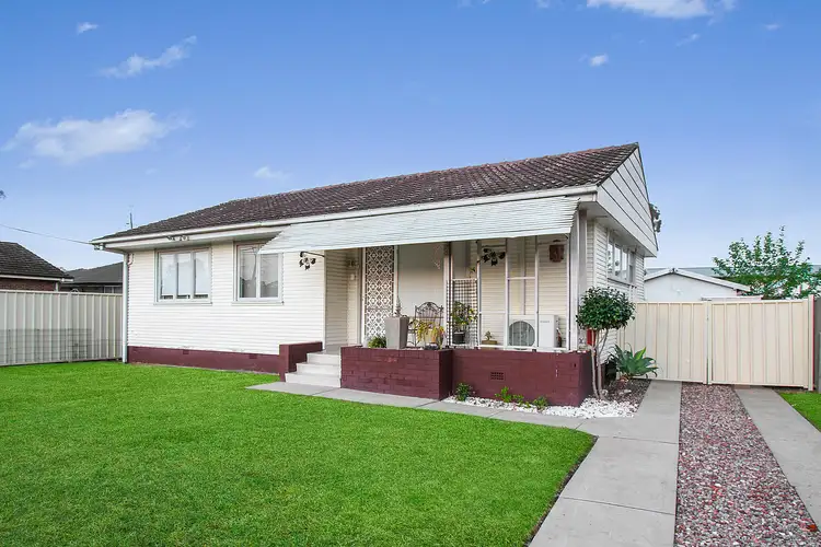4 Eureka Crescent, Sadleir NSW 2168
