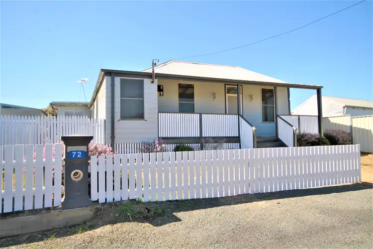 72 Edwards Street, Young NSW 2594