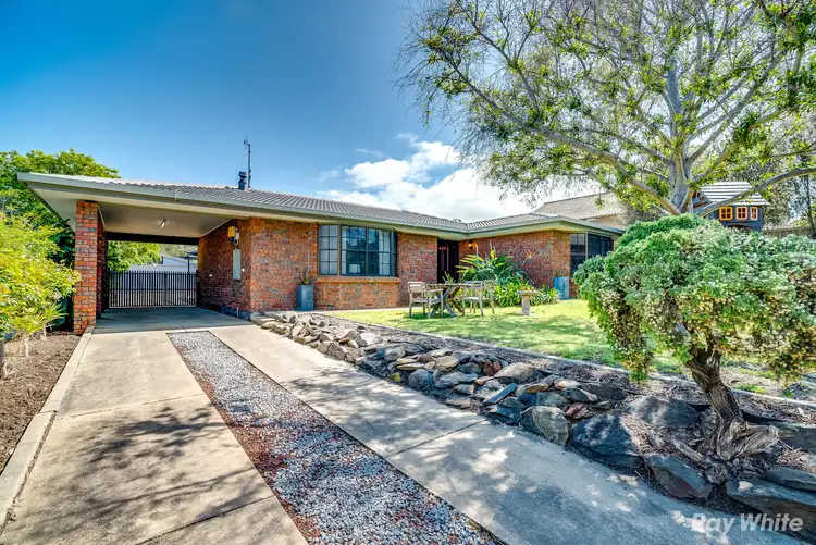 11 SOMERS Road, Victor Harbor SA 5211