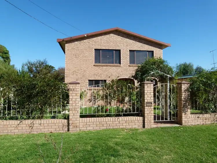 8 Rae Street, Forbes NSW 2871
