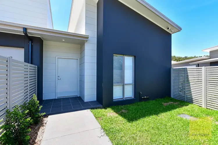 8/4 Everglades Crescent, Woy Woy NSW 2256