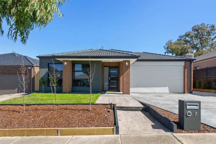 Second view of Homely house listing, 7 Coolgardie Way, Doreen VIC 3754