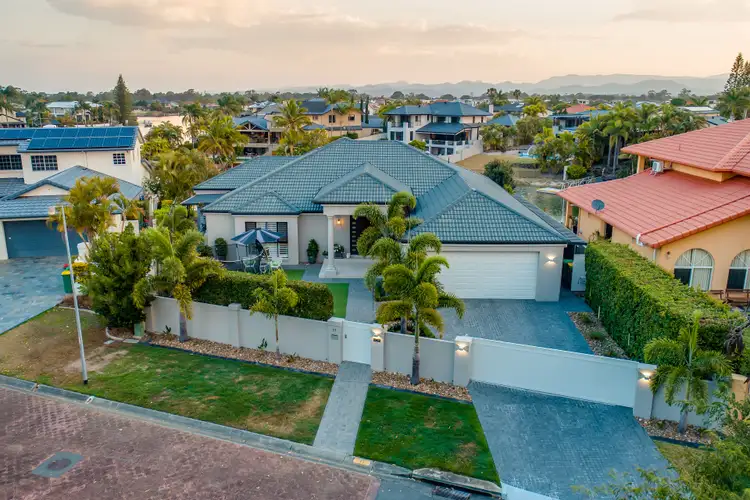 17 Cheval Court, Benowa Waters QLD 4217