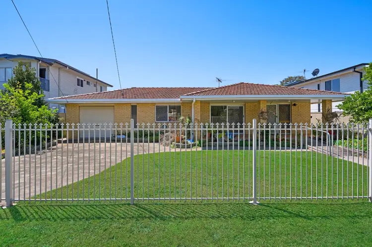24 Campbell Street, Scarborough QLD 4020