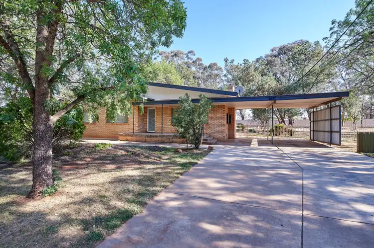 44 Mann Street, Coolamon NSW 2701