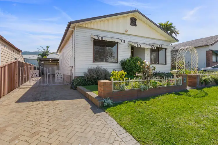 10 John Street, Woonona NSW 2517