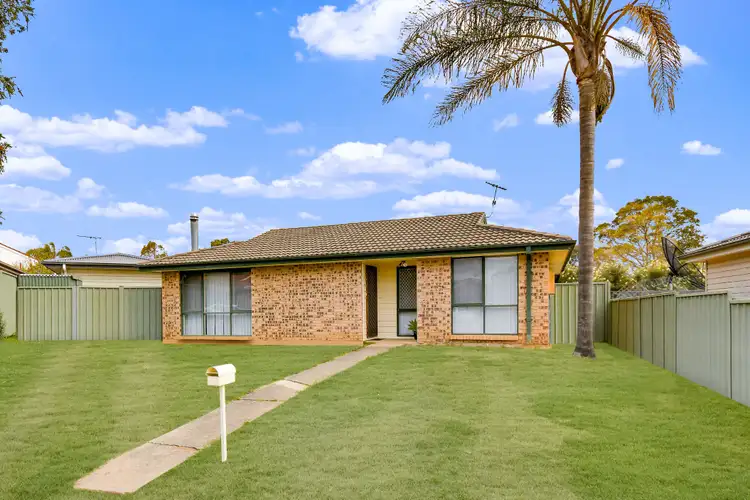 4 & 4a Avalon Place, Woodbine NSW 2560