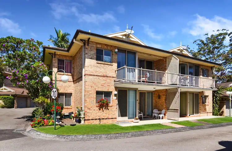15/12-20 Kinarra Avenue, Wyoming NSW 2250