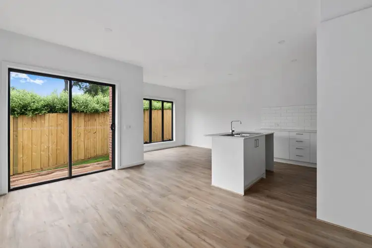 Fourth view of Homely unit listing, 2/14 Park View Road, Drouin VIC 3818