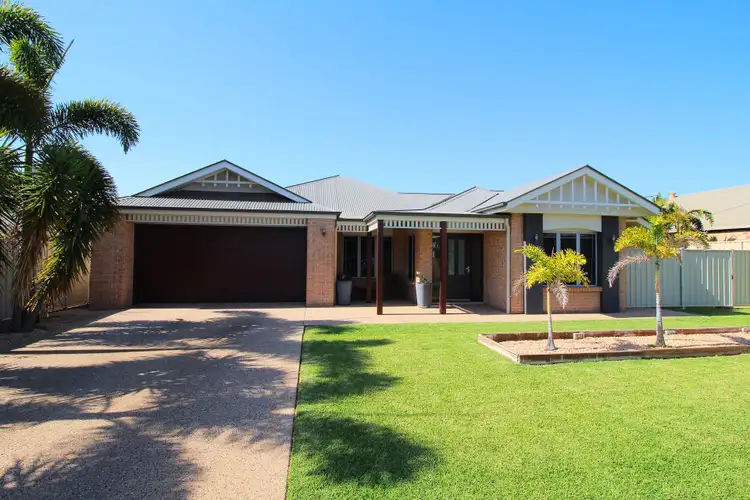 8 Morgan Place, Emerald QLD 4720
