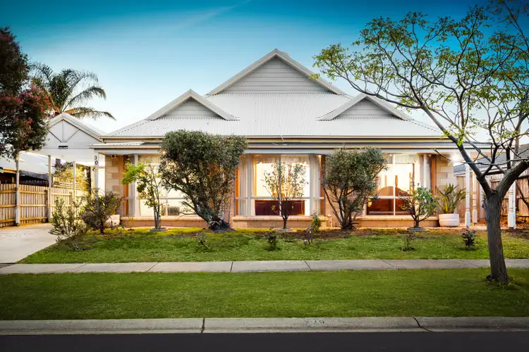 30 Thomas Place, Pakenham VIC 3810