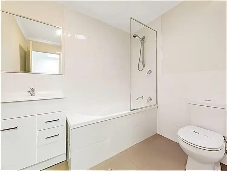 Sixth view of Homely unit listing, 3/2 McIntosh Street, Queanbeyan NSW 2620