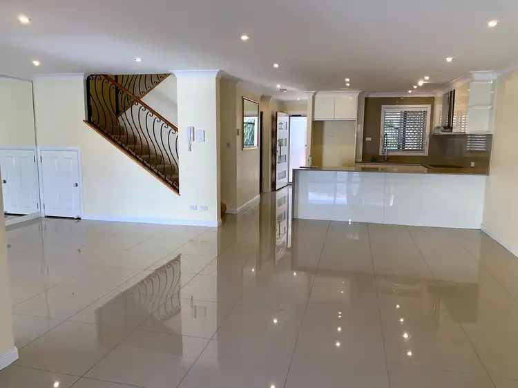 19/100 Cotlew Street East, Southport QLD 4215