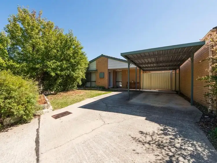 7 Tregear Close