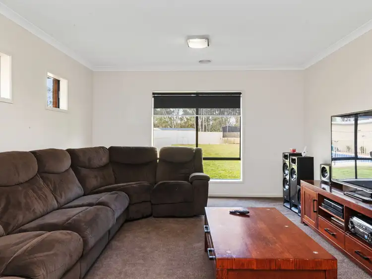 Fifth view of Homely house listing, 10 The Culdesac, Benalla VIC 3672