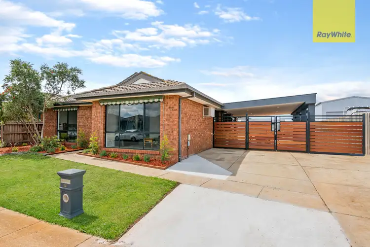 14 Regal Court, Melton South VIC 3338
