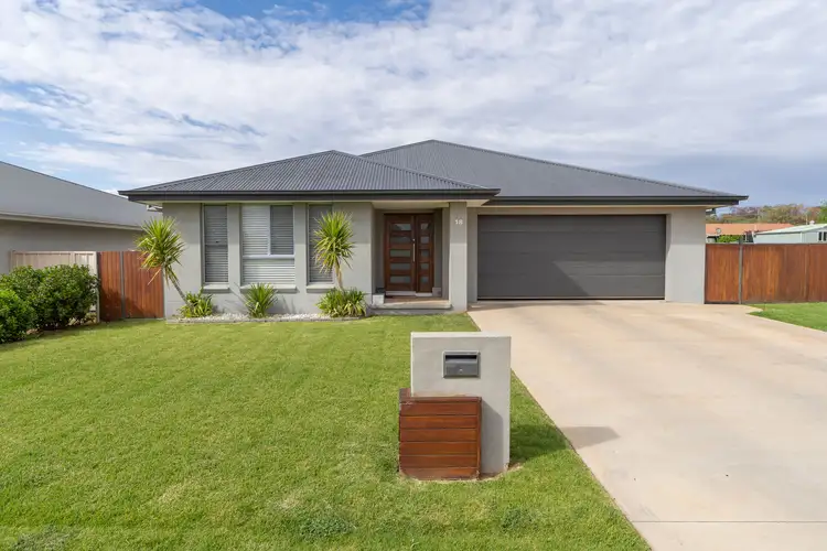 18 Mirage Drive, Cowra NSW 2794
