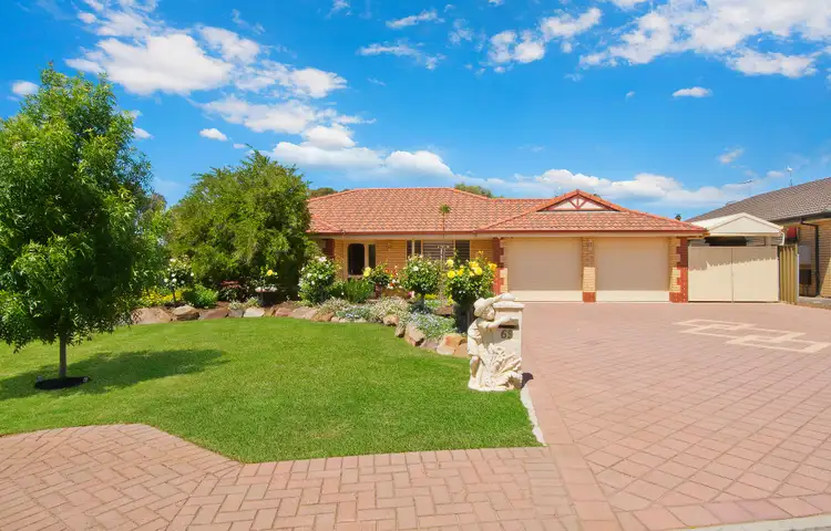 69 President Avenue, Andrews Farm SA 5114