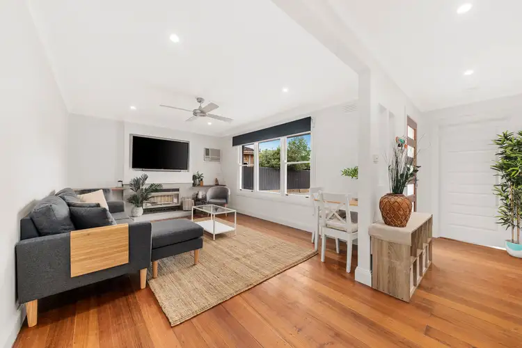 8 Leyland Road, Ferntree Gully VIC 3156