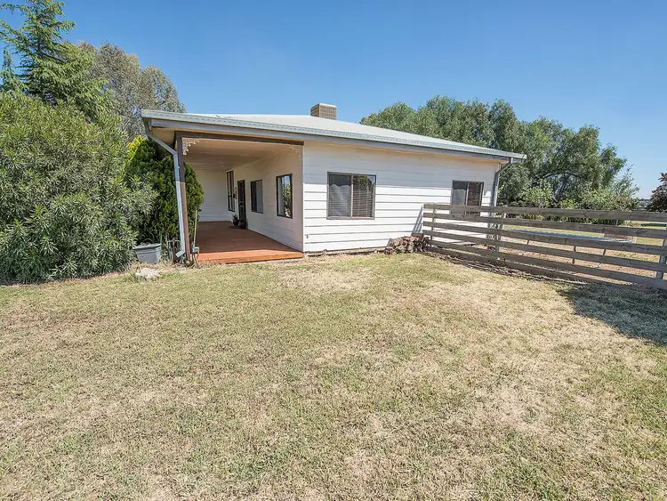 204 School Road, Beverford VIC 3590