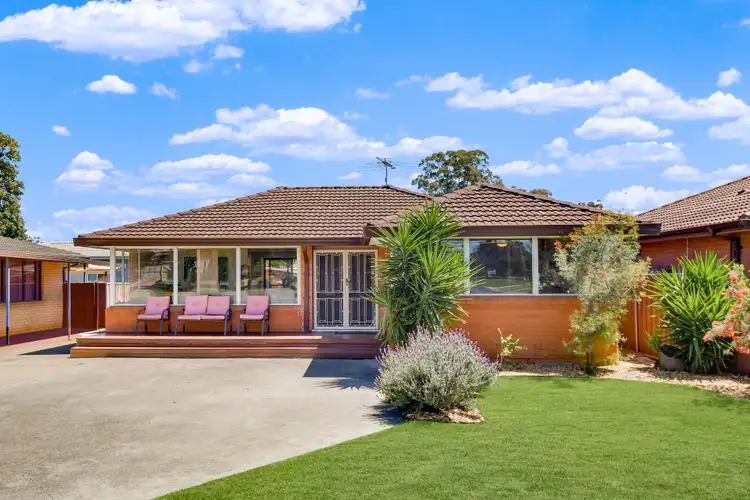33 Glencoe Avenue, Werrington County NSW 2747