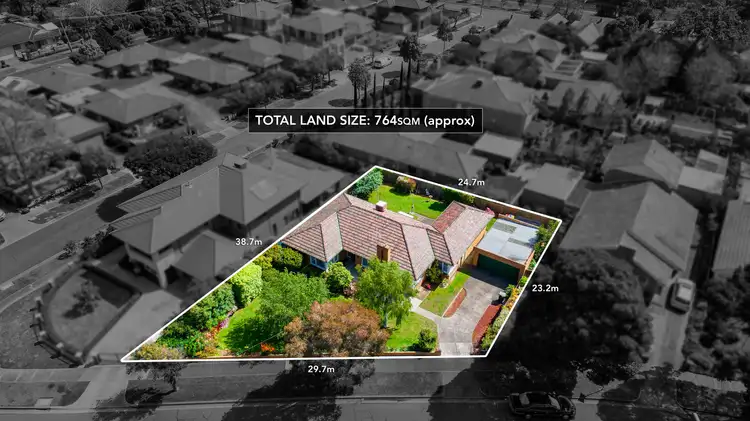 Second view of Homely house listing, 7 Winbourne Road, Mount Waverley VIC 3149