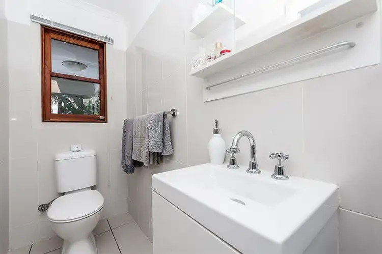 Sixth view of Homely apartment listing, 2/15 Wilton Terrace, Yeronga QLD 4104