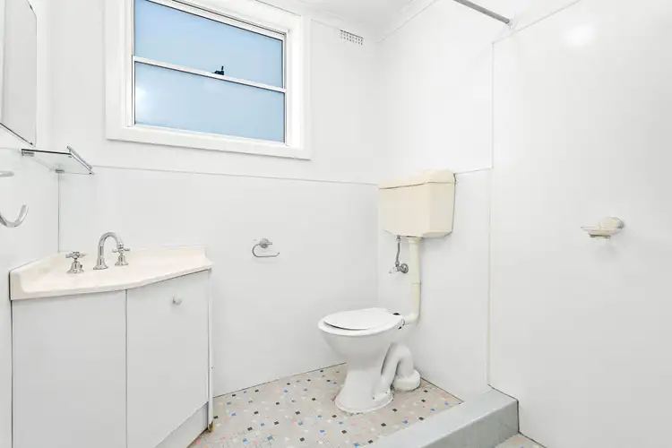Fifth view of Homely unit listing, 5/33 Reddall Parade, Lake Illawarra NSW 2528