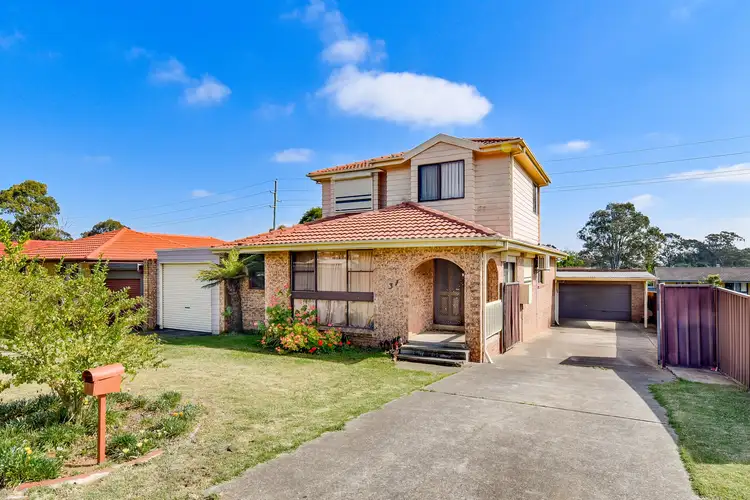 31 Lantana Street, Macquarie Fields NSW 2564
