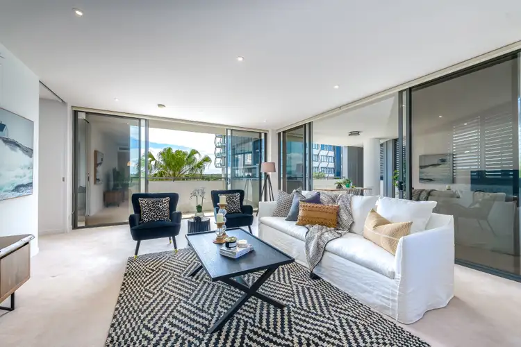 2204/1 Marina Promenade, Paradise Point QLD 4216