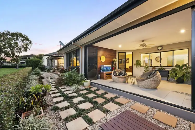 15 Little Hampton Court, Arundel QLD 4214