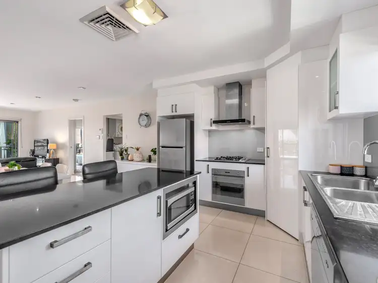 10/215 Wellington Road, East Brisbane QLD 4169
