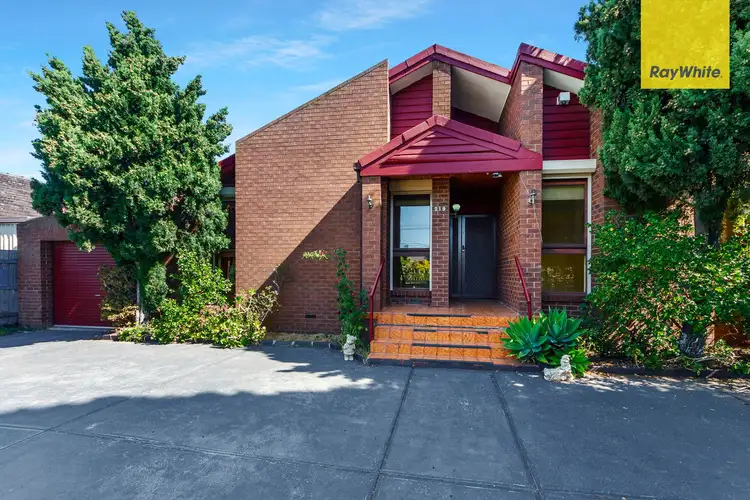 219 Main Road East, St Albans VIC 3021
