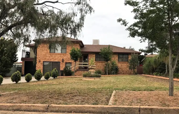 15 Thomas Street, Parkes NSW 2870