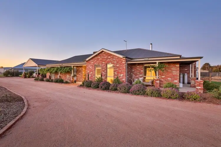 6 Monarch Court, Nichols Point VIC 3501