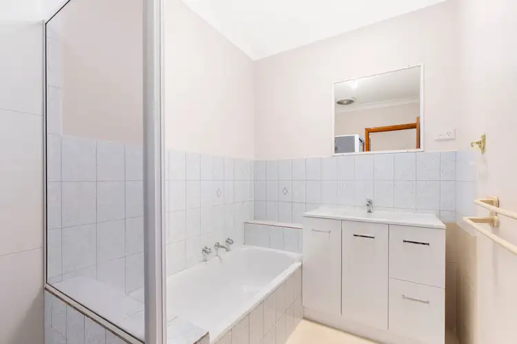 Fifth view of Homely house listing, 2/4 Guila Court, Epping VIC 3076