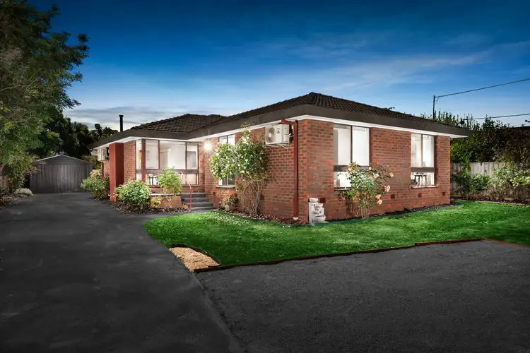 33 Dunbarton Drive, Wantirna VIC 3152