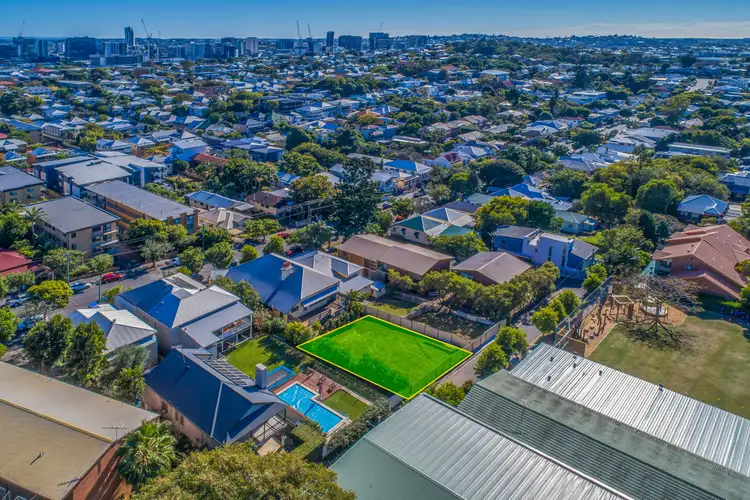 16 Wynberg Lane, New Farm QLD 4005