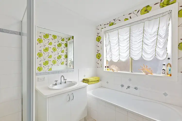 Fifth view of Homely house listing, 6 John Wedge Wynd, Skye VIC 3977