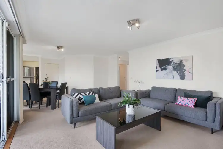 Fifth view of Homely unit listing, 4/373 Cypress Terrace North 'Cypress Manor', Palm Beach QLD 4221
