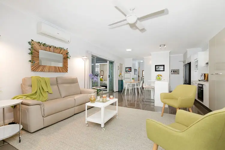 2/10 Lynne Grove Avenue, Corinda QLD 4075