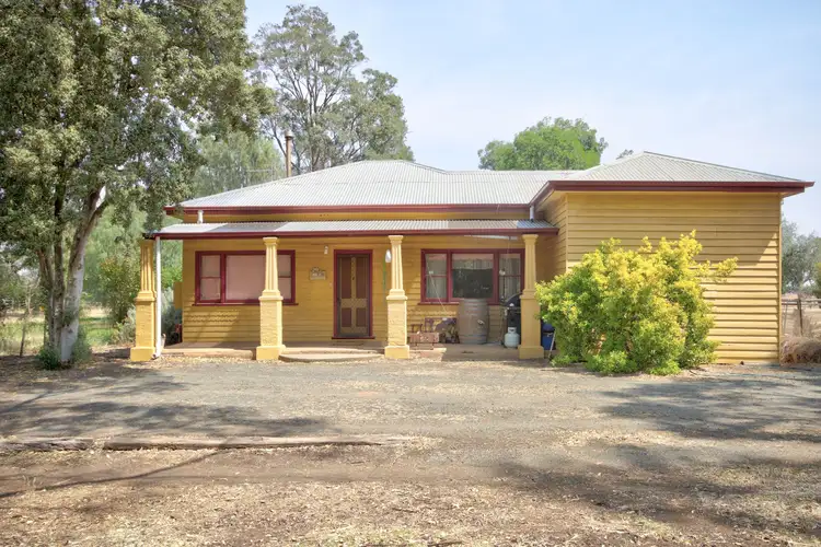 166 Railway Road, Rochester VIC 3561
