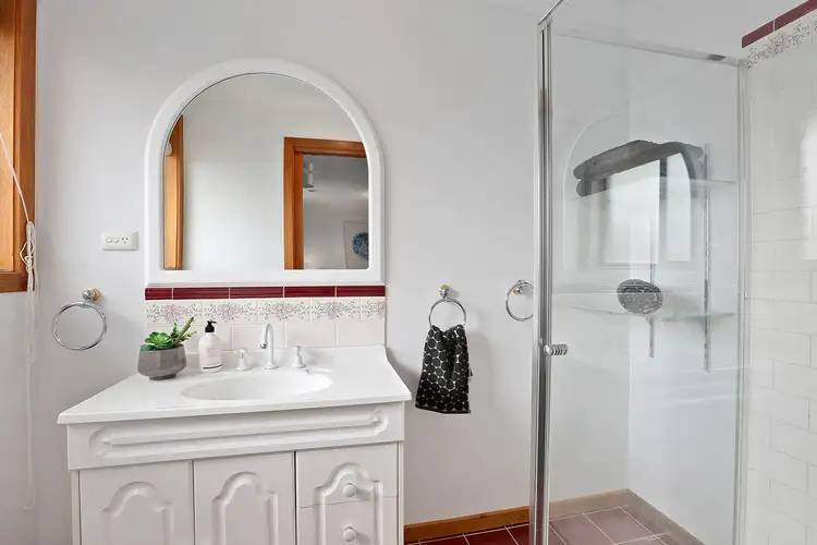 Fifth view of Homely house listing, 6 Windsor Court, Lara VIC 3212