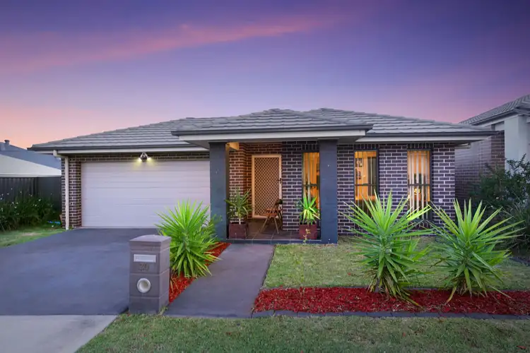 20 Buchanan Street, Jordan Springs NSW 2747
