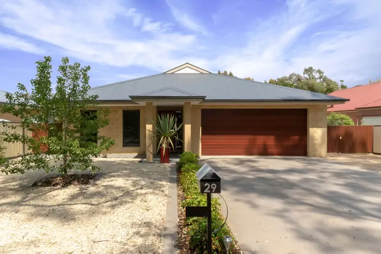 29 Scullys Lane, Heathcote VIC 3523